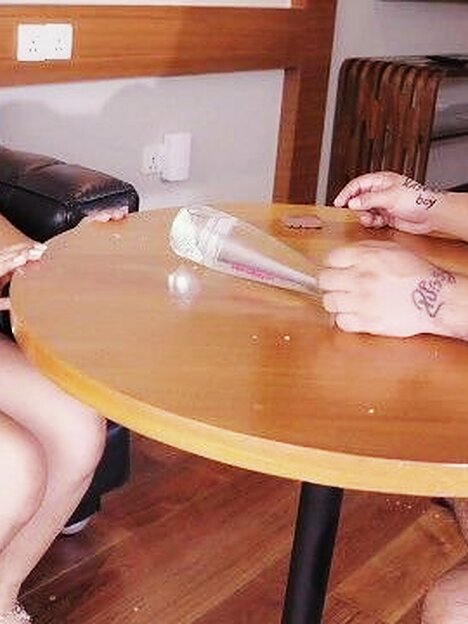 Escuela (18+)